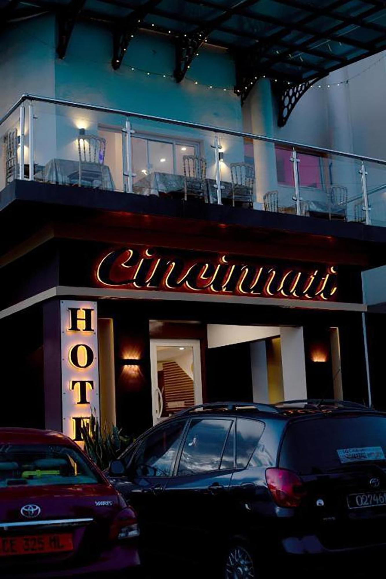 Cincinnati Hotel Yaoundé Exteriör bild